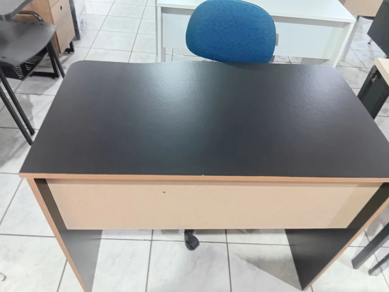 Escrivaninha e cadeira giratória  - Foto 2