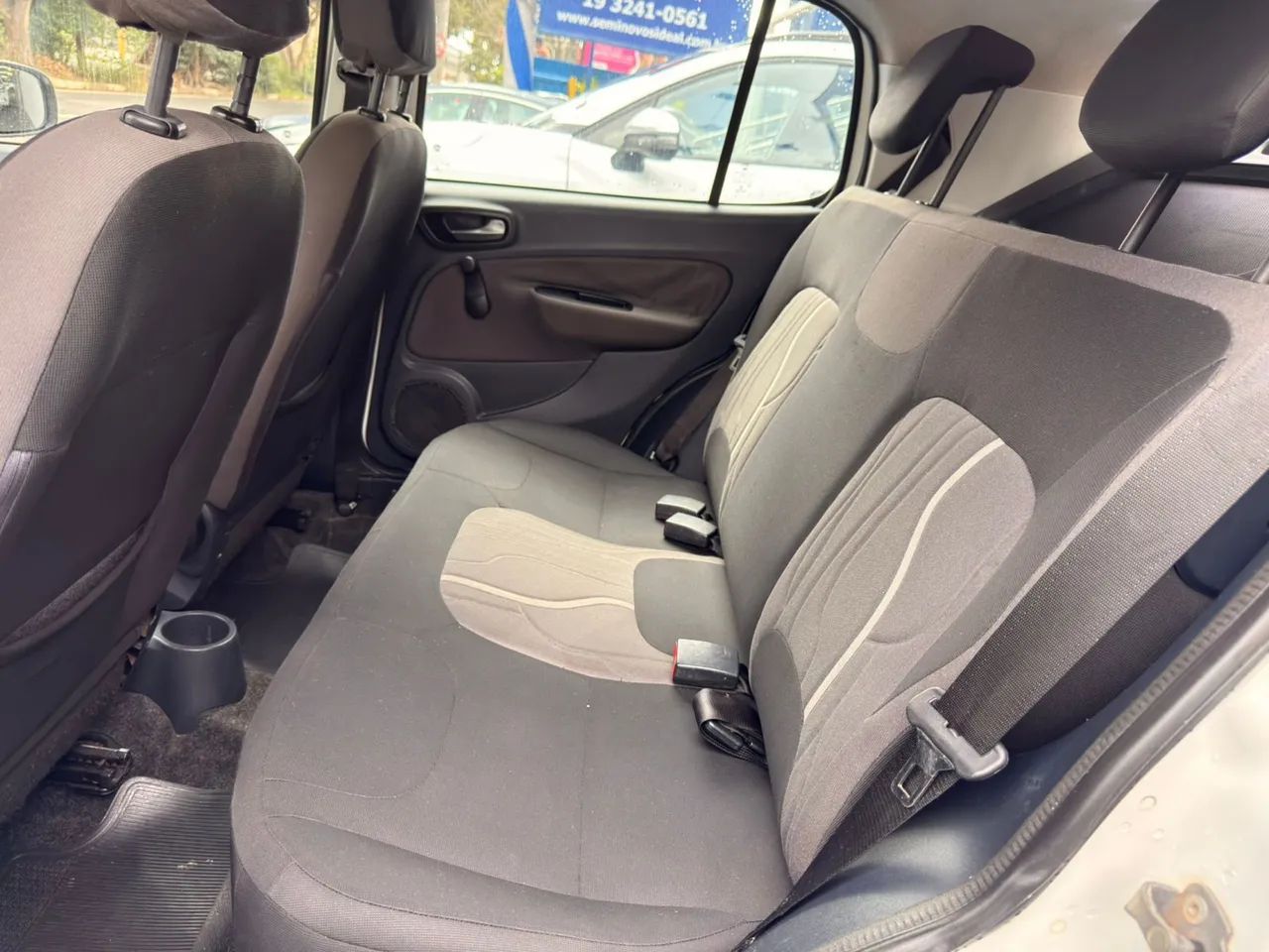 Fiat Uno WAY Celeb. 1.0 EVO Fire Flex 8V 5P 2015 - Foto 9