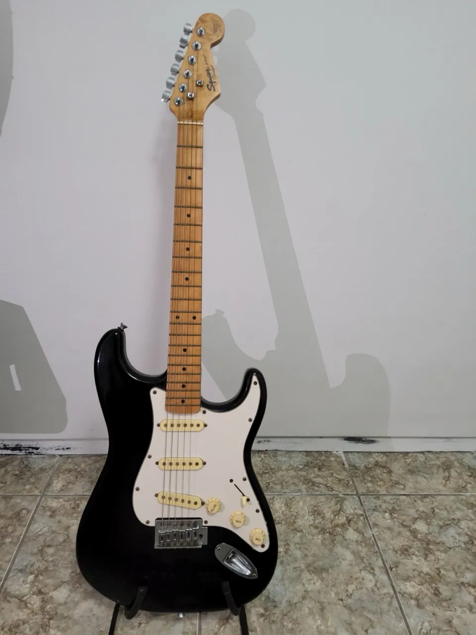 Guitarra Squier Stratocaster SSS Affinity Series - Instrumentos