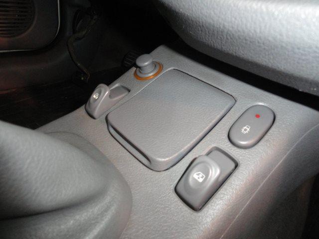 RENAULT CLIO 2001/2001 1.0 RT SEDAN 16V GASOLINA 4P MANUAL - Foto 6