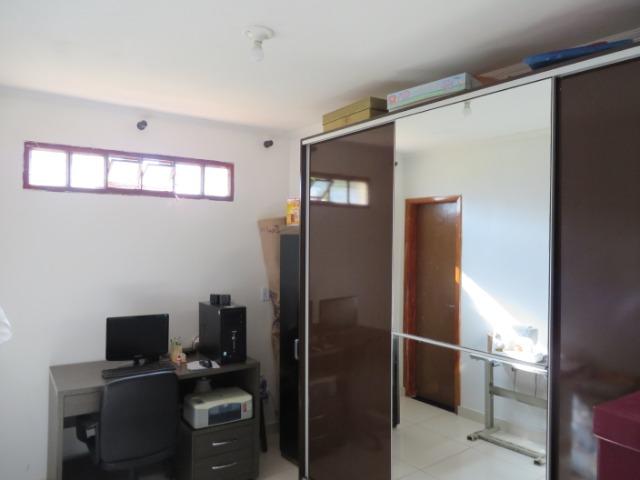 Vendo casa 3 quartos, uma suíte com churrasqueira. Estudo troca apartamento 3 quartos - Foto 9