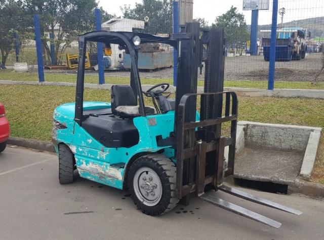 Empilhadeira Maximal capac.3ton - Foto 3