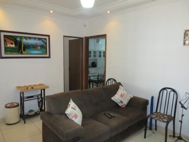 Vendo casa 3 quartos, uma suíte com churrasqueira. Estudo troca apartamento 3 quartos - Foto 6