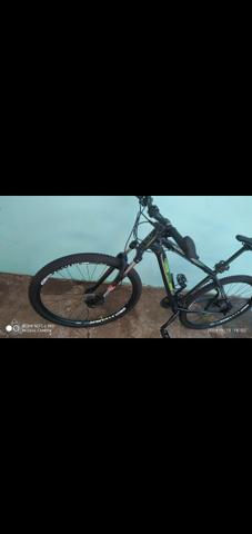 Vendo bike aro 29 freios hidraulicos - Foto 2