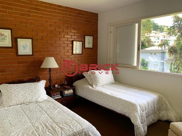 Ótima casa linear com 3 quartos sendo 2 suíte e com casa de caseiro em vargem grande - Foto 8