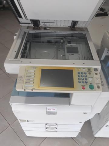 Copiadora multifuncional ricoh mp4000