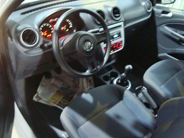 Vw Saveiro Cs 1.6 Completa/ Capota de Fibra vai de Brinde - Foto 6