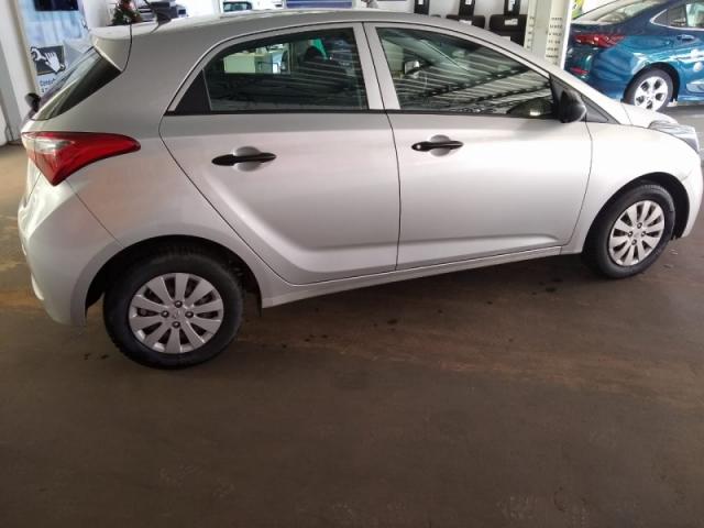 HYUNDAI HB20 1.0 COMFORT PLUS 12V FLEX 4P MANUAL. - Foto 2