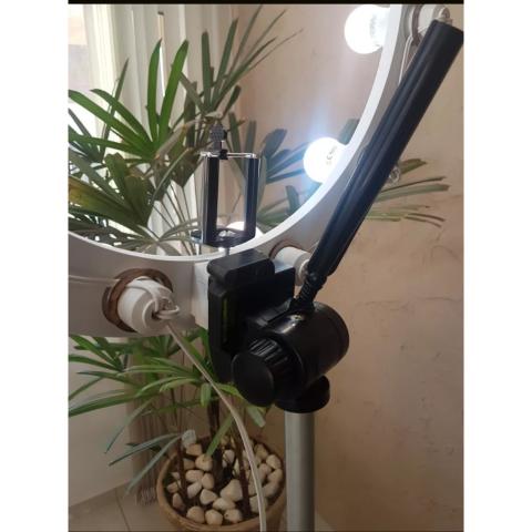 Vendo Ring Light Novo, na cor branca