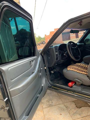 Vendo caminhonete s 10 - Foto 3