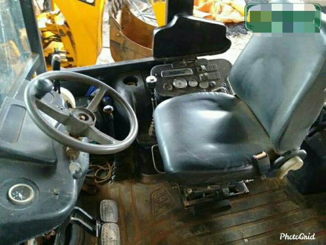 Retroescavadeira Trator 3cx - Foto 3