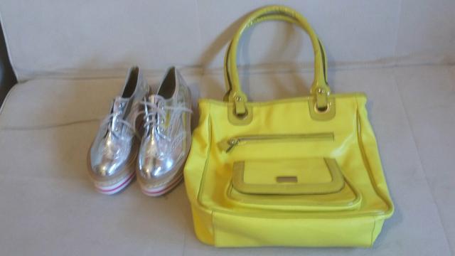 Vendo sapatenis e bolsa de couro ! Nunca usados os dois novos