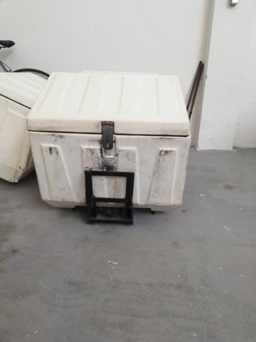 Baú de fibra para moto