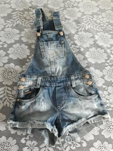 Jardineira jeans