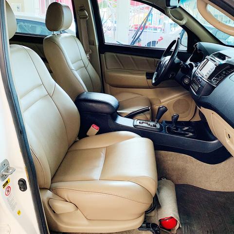 Hilux SW4 2014 Blindada Diesel 7 lugares - Foto 8