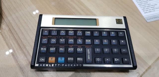 Calculadora científica semi-nova