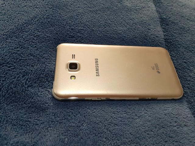 Vendo celular Samsung J7 dourado usado - Foto 3