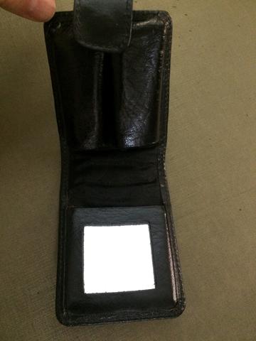 2 batons e espelho de couro - Foto 2