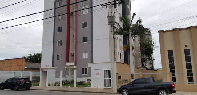 Alugo apartamento com 2 quartos no bairro Adhemar Garcia - Joinville/SC