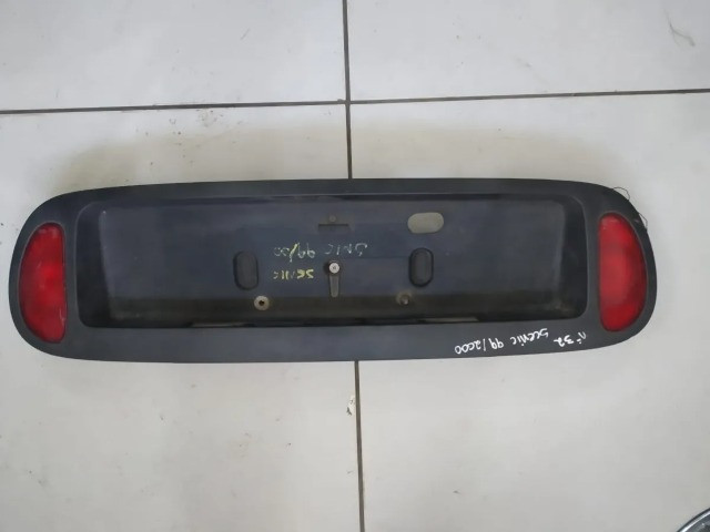 Aplique Tampa Traseira Renault Scenic Nº32