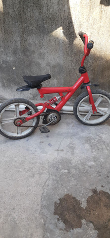 Bicicleta infantil R$ 75
