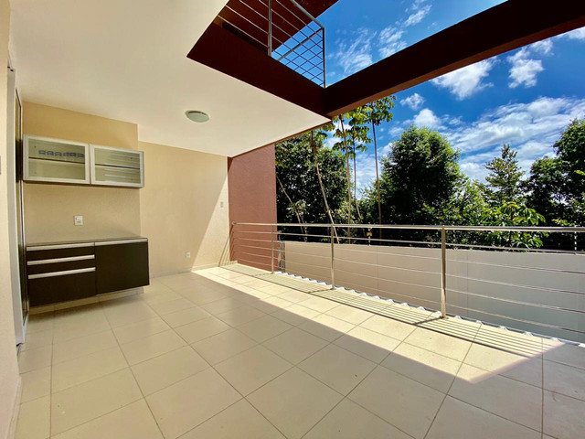 Casa com 4/4 , piscina com espaço gourmet, varanda - Foto 8