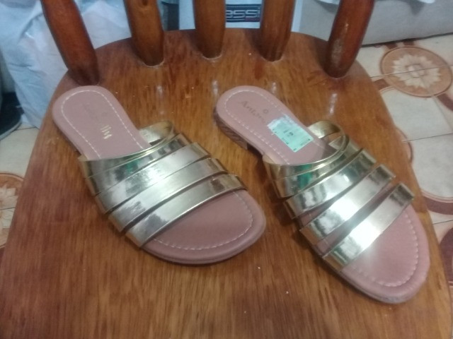 Vendo Lote com Roupas , Sapatos e Bolsas - Foto 4
