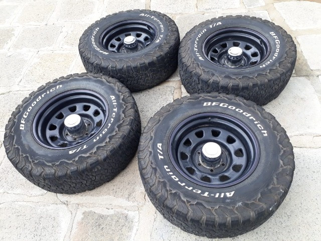 Jg pneus 265/70 R 16