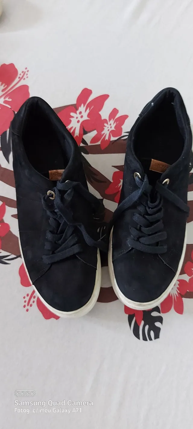 Vendo.tenis marca AREZZO número 40