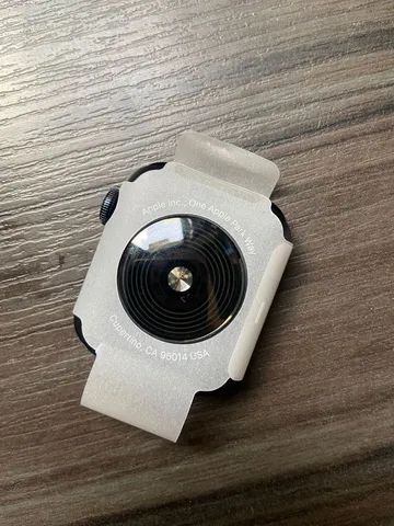 Apple Watch SE (GPS + Cellular, 44mm) - Caixa de alumínio cinza-espacial -  Pulseira esportiva Preto