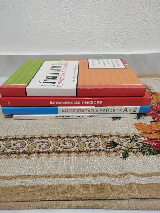 Livros de Português e Emergências Médicas - Foto 2