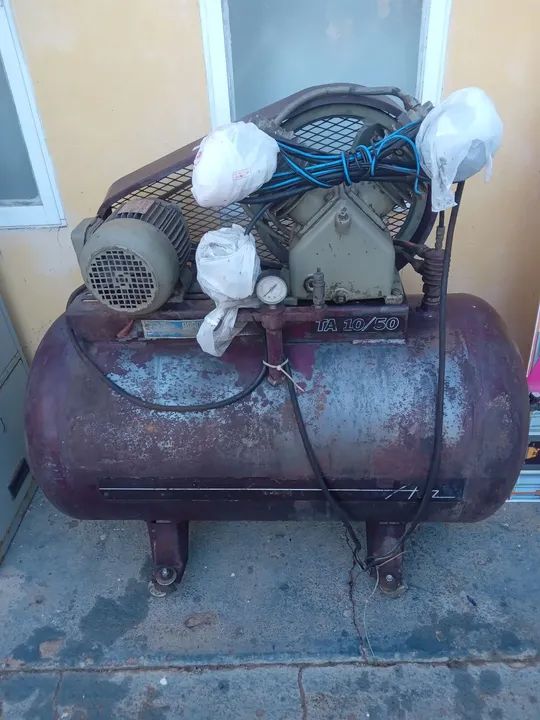 Compressor 10 Pés motor Eberle 2Cv trifásico.R$1250,00