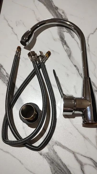 Torneira de bancada quente e frio importada  - Foto 5