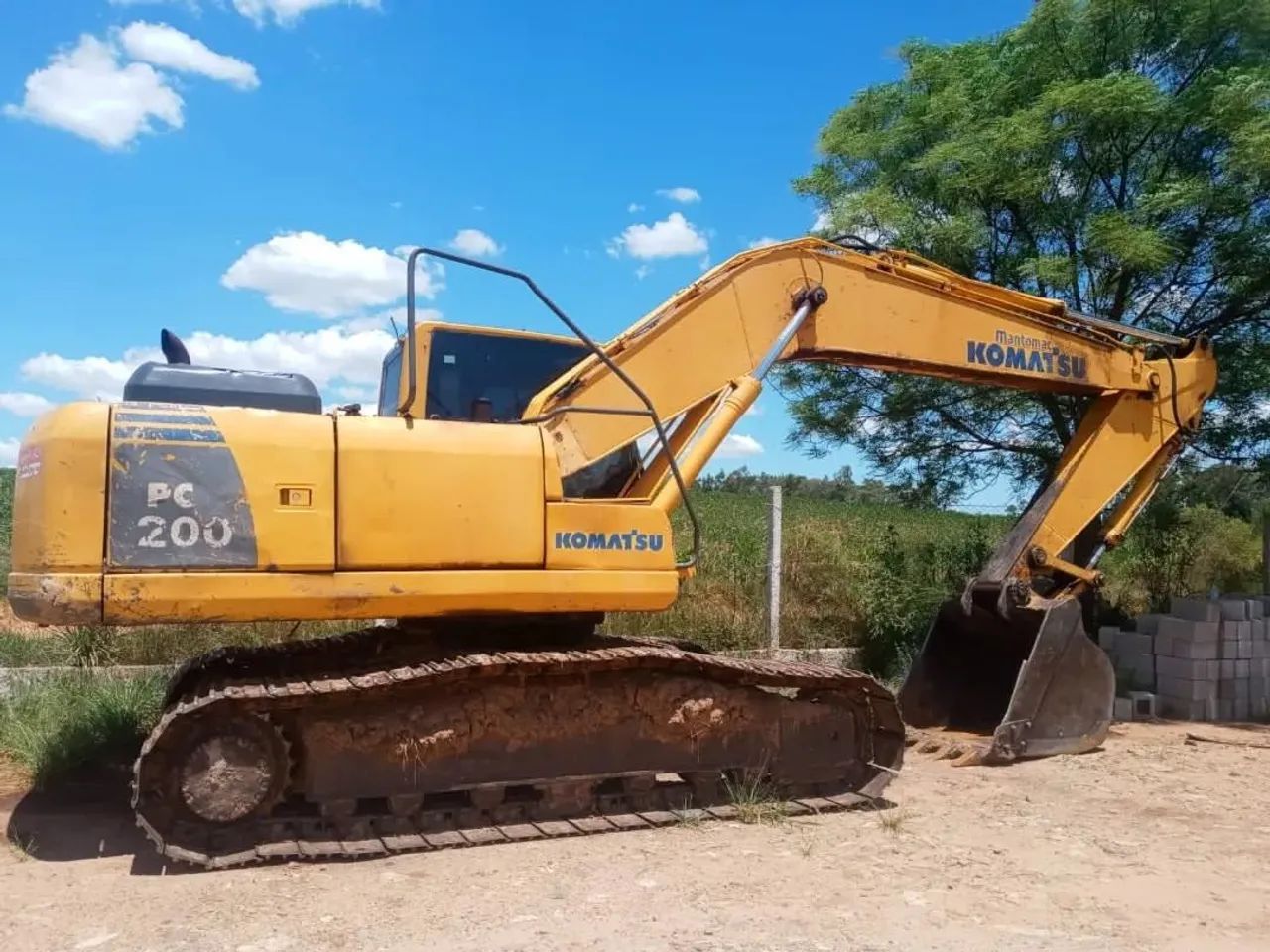 ESCAVADEIRA HIDRÁULICA 