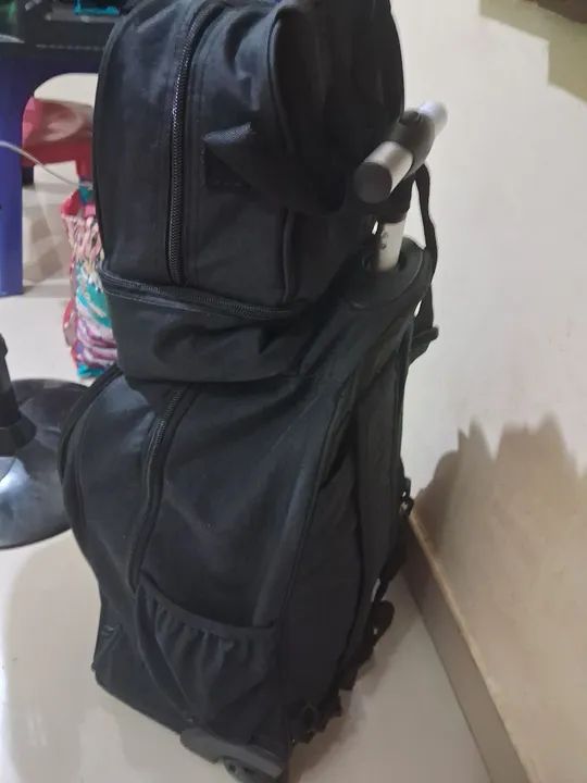 Mochila de rodinhas grande preta - Foto 2
