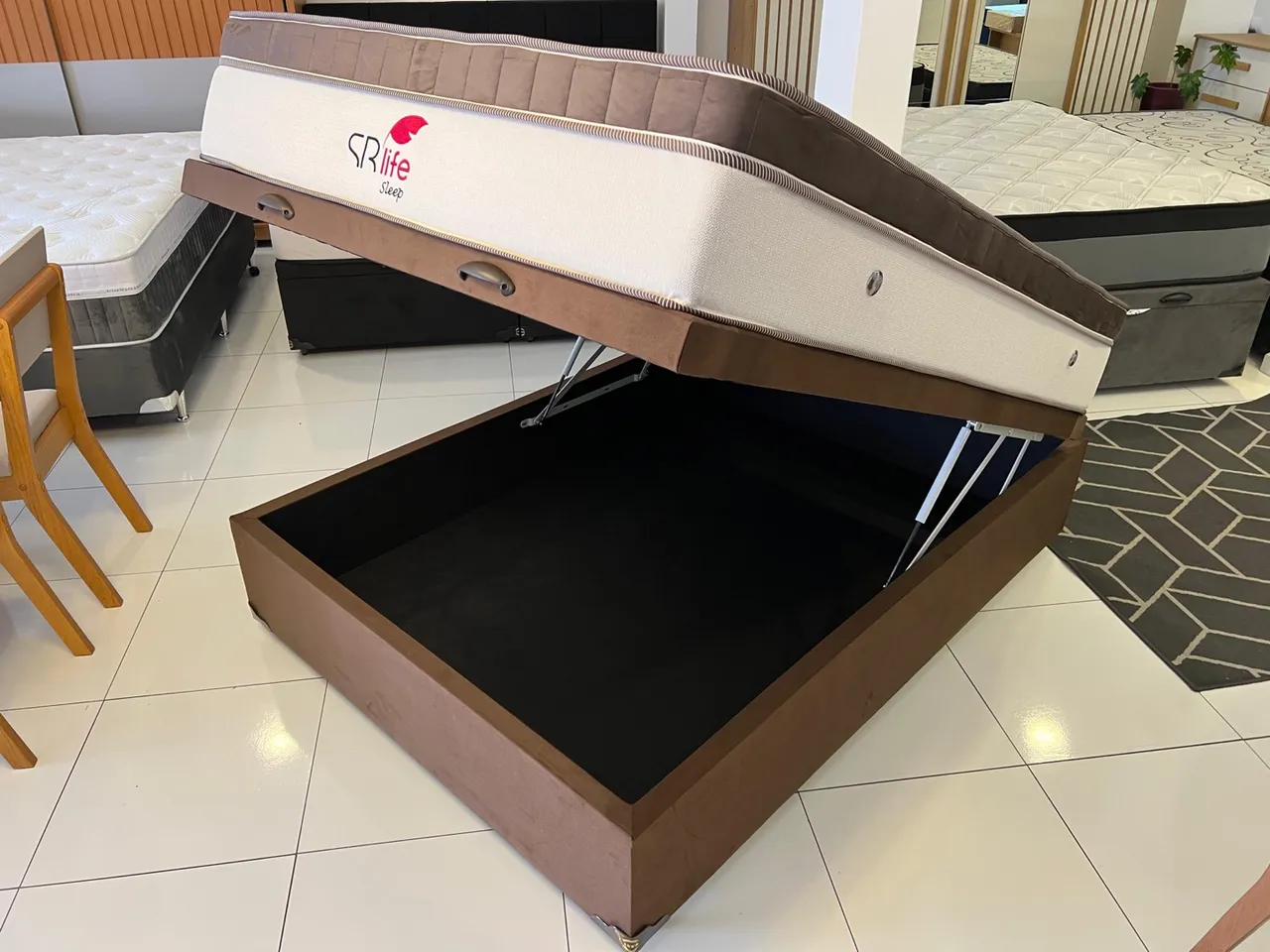 Cama Casal com Base Baú