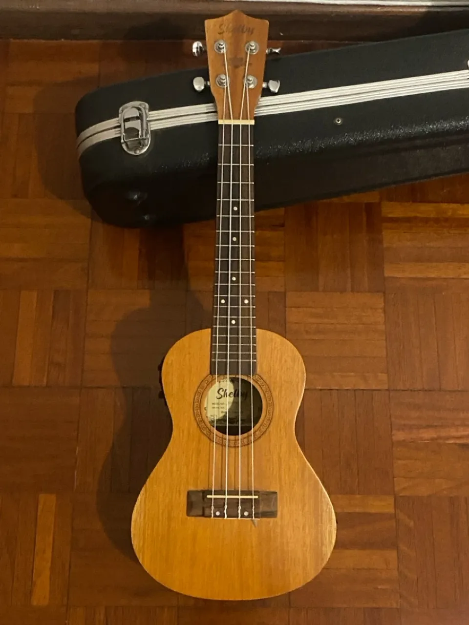Ukulele Shelby