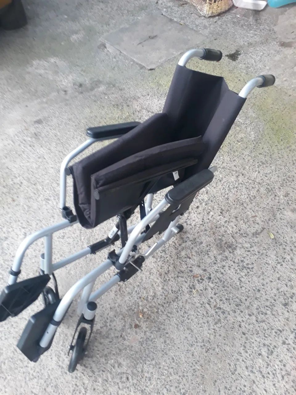 Cadeira de Rodas em Alumínio nova - Foto 6