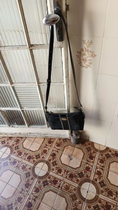 Bolsa Victor Hugo - Preta - Foto 5