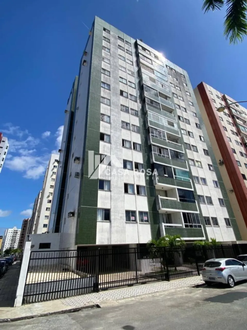 APARTAMENTO À VENDA NO EDIFÍCIO CANNES - 13 DE JULHO