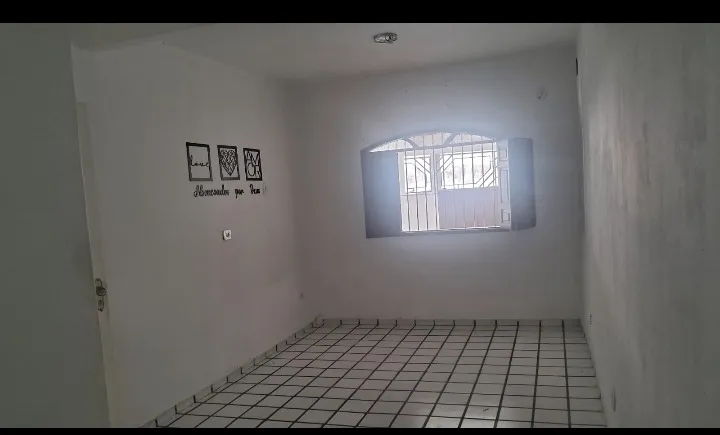 Casa duplex escriturada no centro de são mateus, atrás da caixa econômica federal.