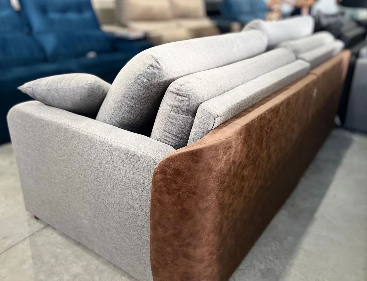 Tá precisando de sofá cama ZERO CAIXARIA Braços slim vem ver nossos modelos maravilhosos 