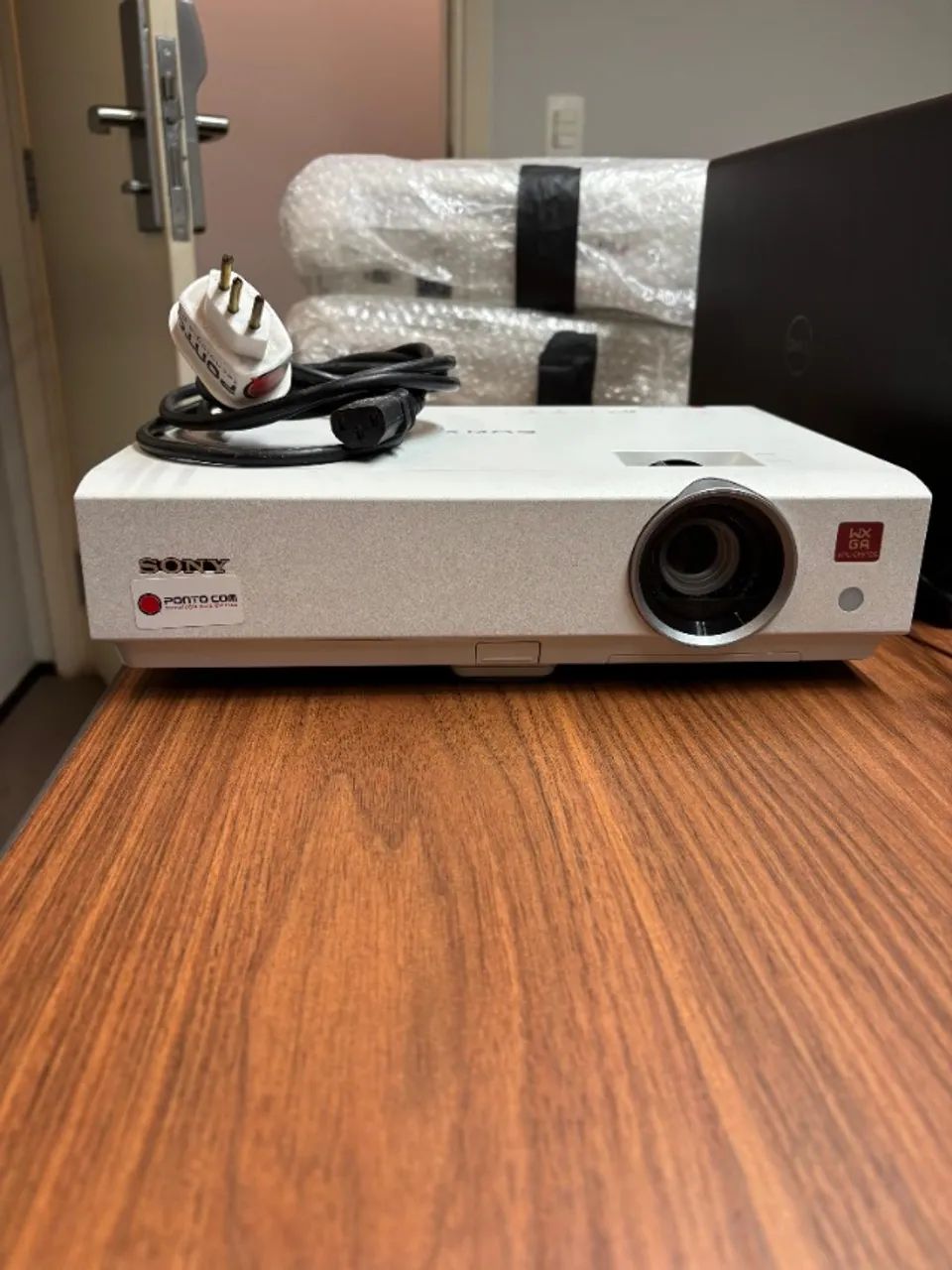 Projetor Sony VPL-DW 126 LCD WXGA 2600 ansilumens HDMI WI-FI 1024 X 768 + CONTROLE + AC +  - Foto 2