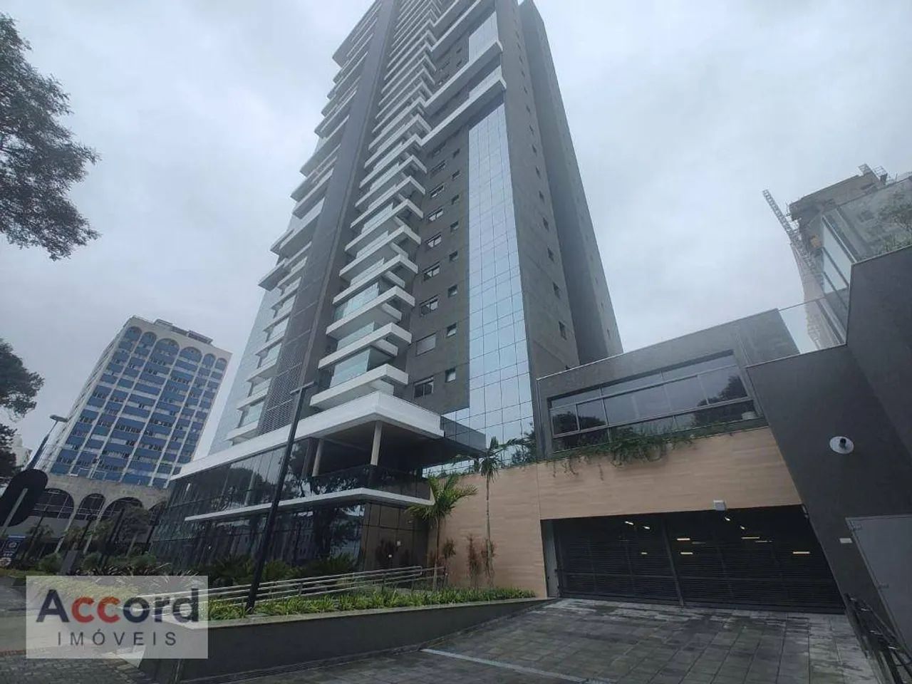 VITRA DECORADO EM ANDAR ALTO, VISTA PARA A SERRA DO MAR E COM 3 SUÍTES - Foto 3