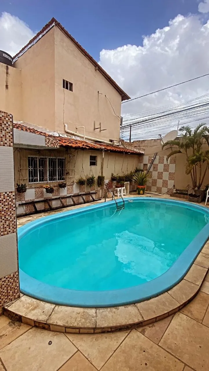 Alugo Linda Casa