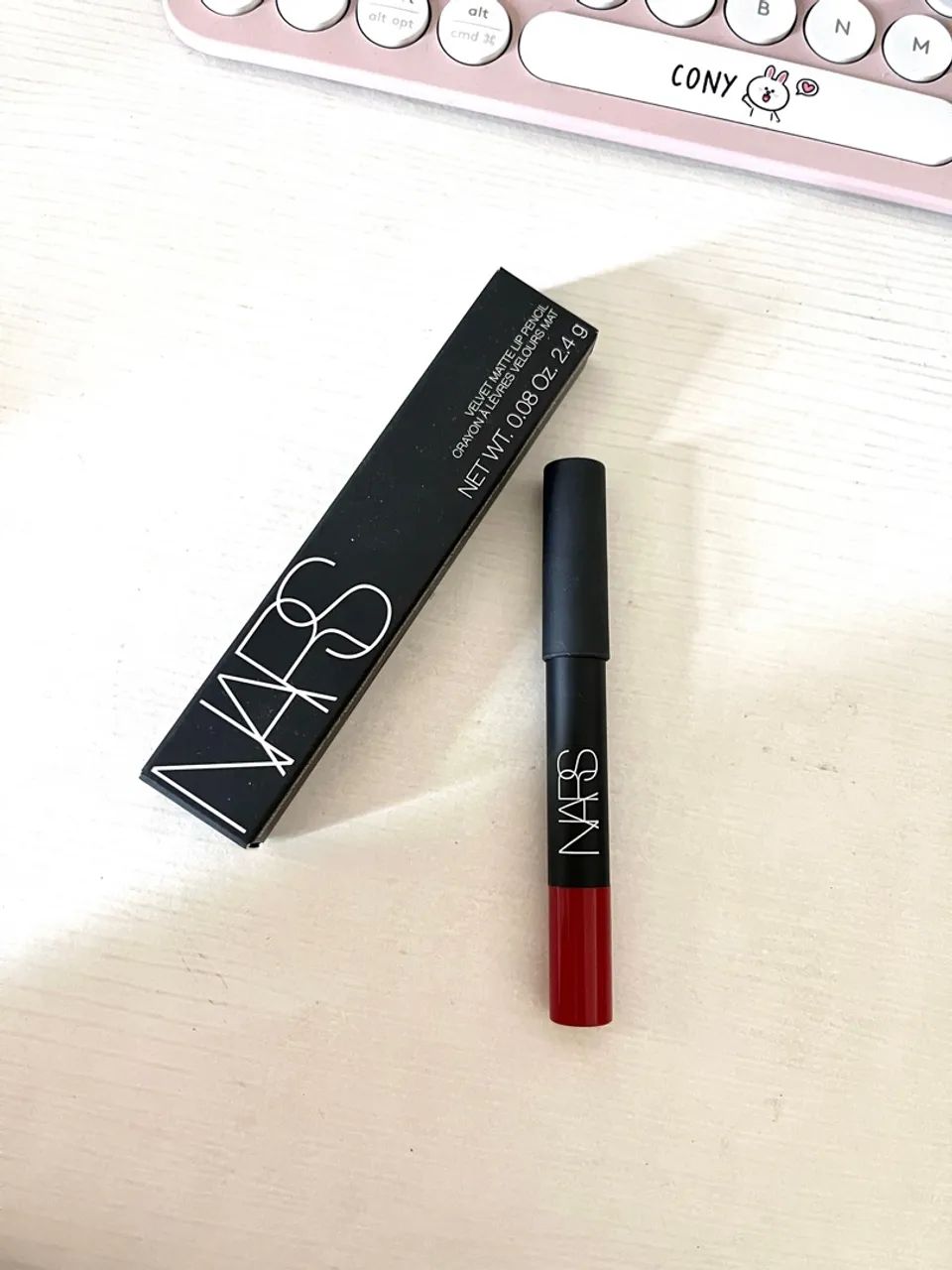 Batom NARS Cruella