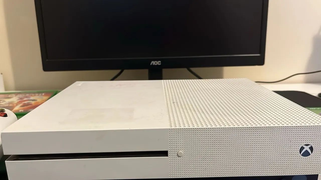 Xbox One S 1TB + 5 JOGOS  - Foto 2