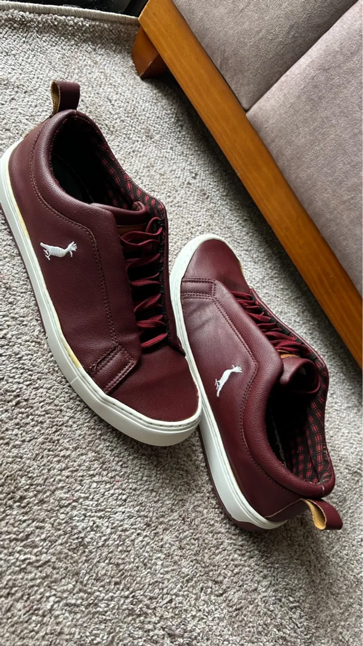 Tênis Masculino Casual em Couro
