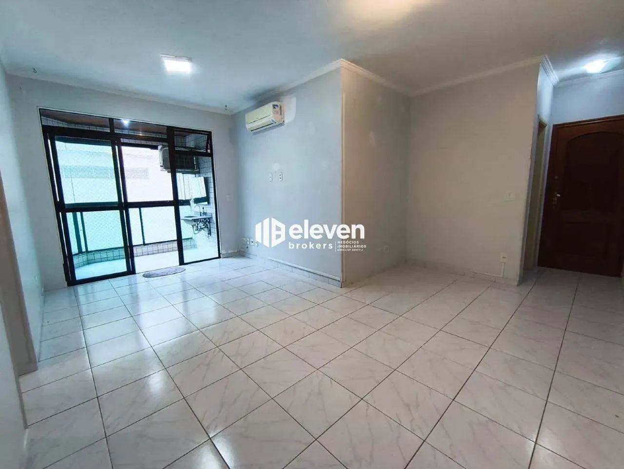 Apartamento para venda na quadra da praia na Aparecida em Santos