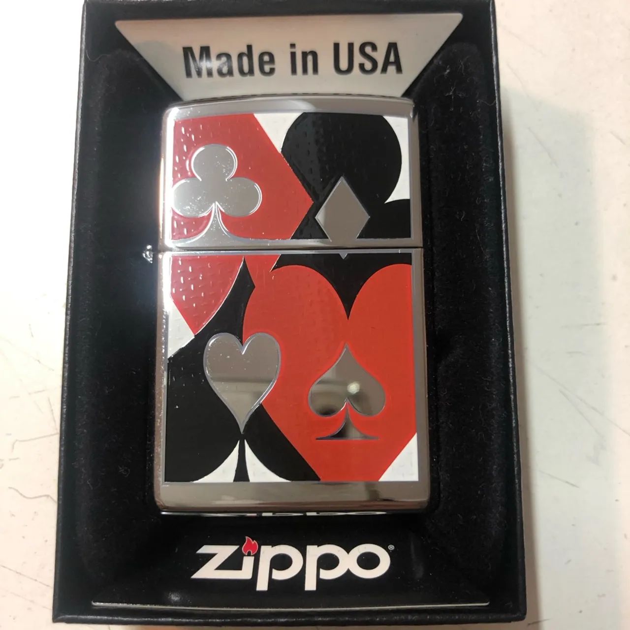 Isqueiro Zippo Original Novo - A prova de vento. 